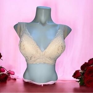 * sports bra size large front closure lace & pad detail wide shoulder strap